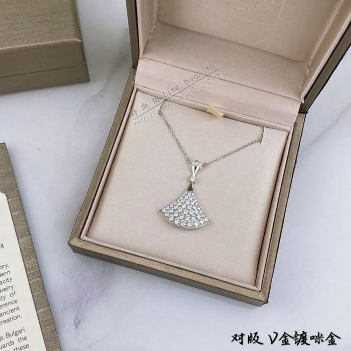 Bvlgari飾品 寶格麗經典diva系列 滿鑽上下扇形小裙子項鏈  zgbq3350